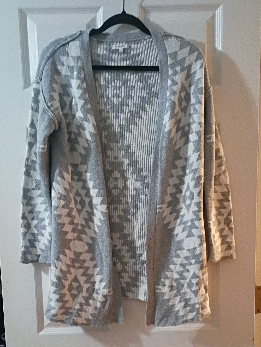 Open-Front Geometric Pattern Women’s Cardigan Sweater - Gray & Cream